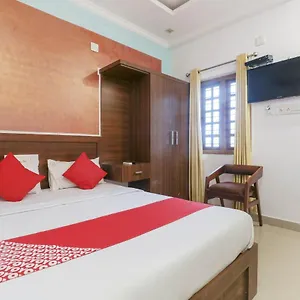 *** Hotel Oyo 73602 White House India