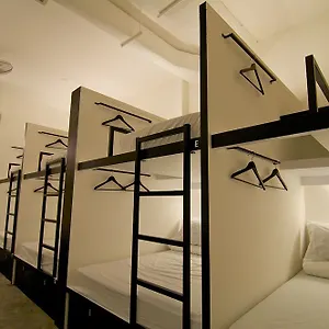 ** Capsule hotel Bunc Singapore